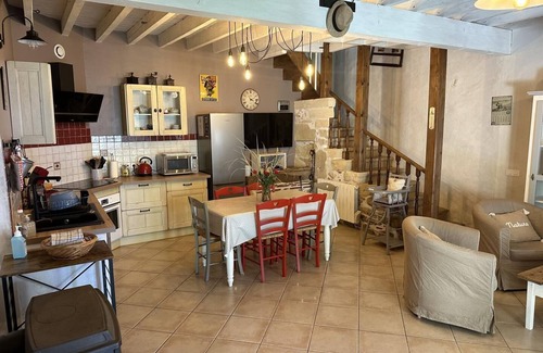 Illats House | Gite LA Fourniere - Illats