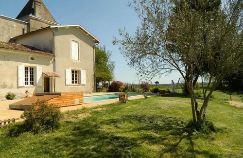 Saint-Genes-de-Lombaud House | Gite LA Salamandre - Saint-genes-de-lombaud