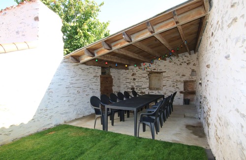 Chavagnes-en-Paillers House | Gîte La Morinière with its terrace and enclosed garden without any vis-à-vis.