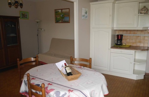 Lussac House | Gite Lafleur Terrien
