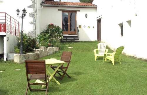Saint-Esteben House | Gite Larrondoa
