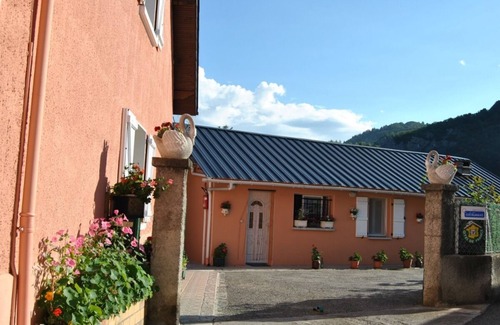 Aspin-en-Lavedan House | Gîte "LE JARDIN": come and discover Lourdes and the Pyrenees