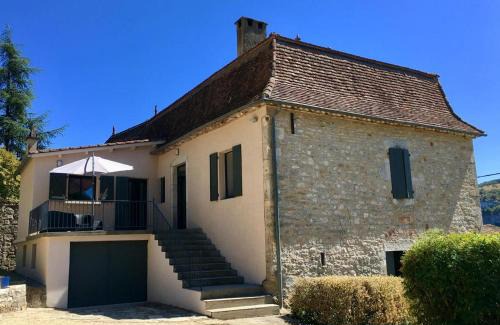 Tour-de-Faure House | Gite le Roucayral , vue imprenable sur St Cirq Lapopie, deux chambres climatisées