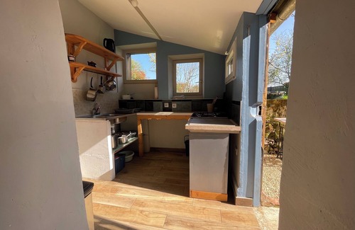 Les Cerqueux-sous-Passavant House | Gîte Les Hirondelles, in the heart of an artists' village!