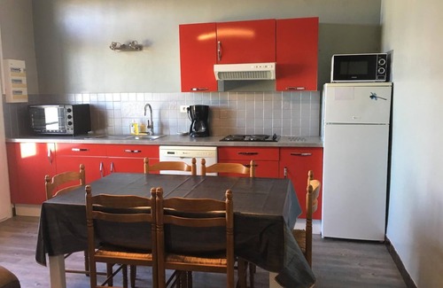 Carpentras Apartment | GITE LES TOURNESOLS 4/6 PERSONS