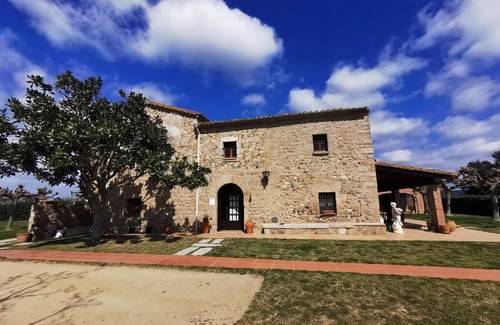 Llagostera Cottage | Gite Llagostera, 5 bedrooms, 11 persons