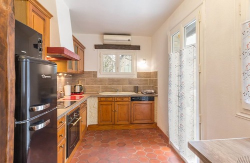 Montalet-le-Bois Cottage | Gite Montalet-le-Bois, 4 bedrooms, 10 persons