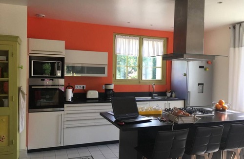 Montmirail Cottage | Gite Montmirail, 4 bedrooms, 8 persons