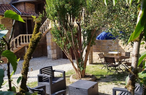 Thiviers House | Gite Oustal à Nouzet en Périgord Vert Avec Terrain D'un Hectare