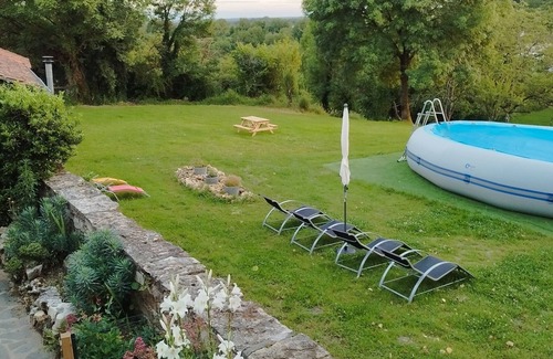 Thiviers House | Gite Oustal à Nouzet en Périgord Vert Avec Terrain D'un Hectare