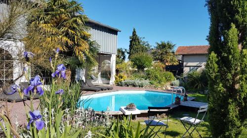 Antrain House | Gite Pavillon Le 1900