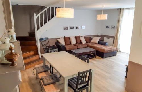 Antrain House | Gite Pavillon Le 1900