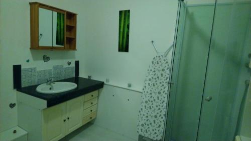 Formigny Apartment | Gite pour 6 ou chambre pour 2 à FORMIGNY