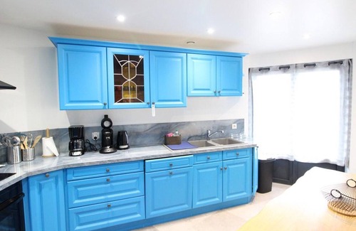 Saint-Etienne-de-Carlat Cottage | Gite Saint-Étienne-de-Carlat, 4 bedrooms, 9 persons
