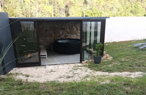 Salavas House | Gite Spacieux Avec Espace spa Fermé Privatif