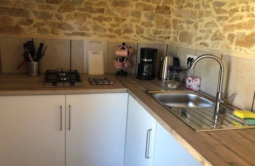 Cezais Apartment | Gite/studio, swimming pool, 2 pers. - Puy du Fou/Marais poitevin/Mervent/Vouvant