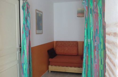 Baixas Apartment | Gite T2, near village Perpignan