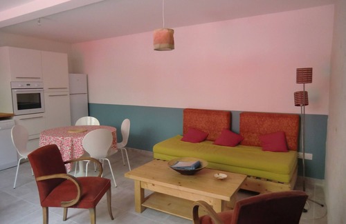 Baixas Apartment | Gite T2, near village Perpignan