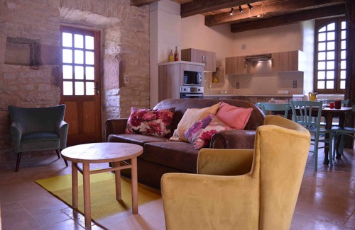 Sebrazac House | Gite * "The paved courtyard"