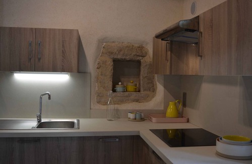 Sebrazac House | Gite * "The paved courtyard"