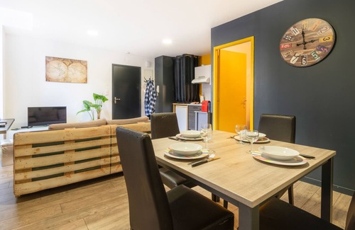 Rodez Apartment | GITE URBAIN LE CÔTÉ COUR - APPARTEMENT T2 AVEC PARKING
