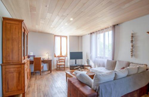 Chalais Apartment | Gite Vergnelibert