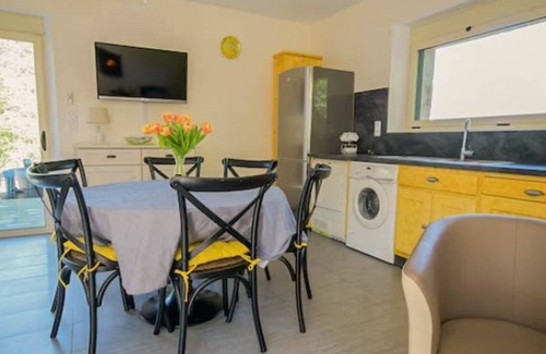 Montclar House | Gite with great views, pool and jacuzzi!