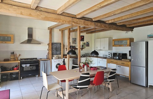 Genouille House | Gîte with heated swimming pool and boules pitch. Charm and serenity. Pets allowed