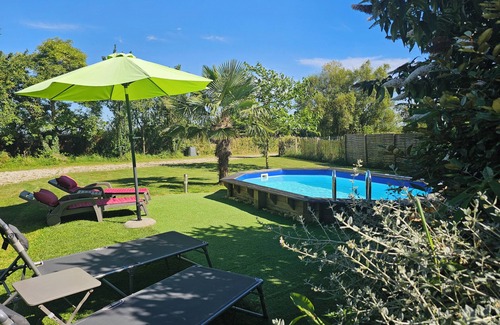 Genouille House | Gîte with heated swimming pool and boules pitch. Charm and serenity. Pets allowed