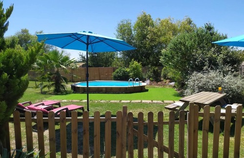 Genouille House | Gîte with heated swimming pool and boules pitch. Charm and serenity. Pets allowed