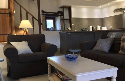 Benest Cottage | Gite With Private Garden And Lovely Views In Tranquil Setting