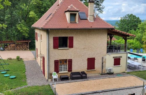 Carennac House | Gite14 Personnes sur 1.6ha, Piscine et Panorama sur Vallée de la Dordogne