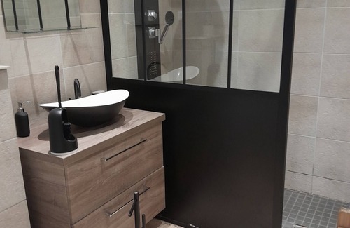 Montreuil-sur-Mer House | Gites 2 Personnes Avec Jacuzzi et Terrasse Privative. Tout Confort et au Calme