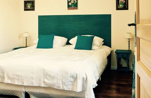 Echallat Cottage | Gites 4 Etoiles, 4 adult 2 enfants, piscine chauffée, wifi, parking, jeux