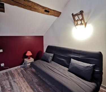 Mouilleron House | Gites les écuries Saserang