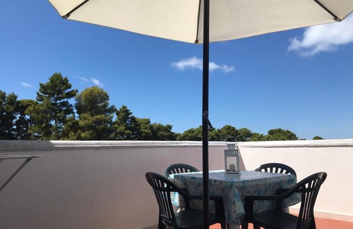 Vico del Gargano Apartment | Giulietta apartment with sea view and garden with pets allowed