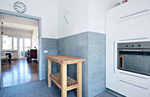 Aventine Apartment | Giulietti 2250, Bright 3BR With Balcony By Halldis