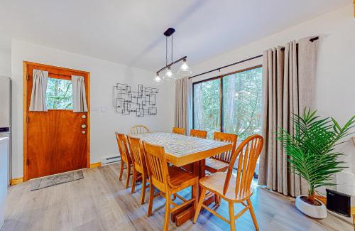 Warnick House | Glacier Glow