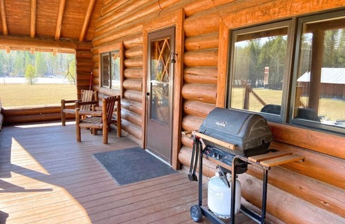Coram Cabin | Glacier Ranch ~Minutes from Glacier National Park