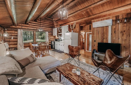 Warnick Cabin | Glacier Springs Cabin #76 - Wi-Fi - Pets OK