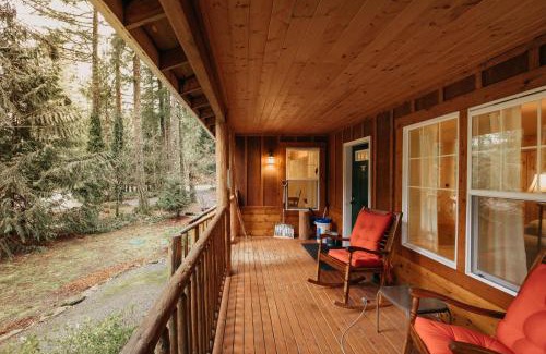Warnick House | Glacier Springs Cabin 95 - Hot Tub - Wifi