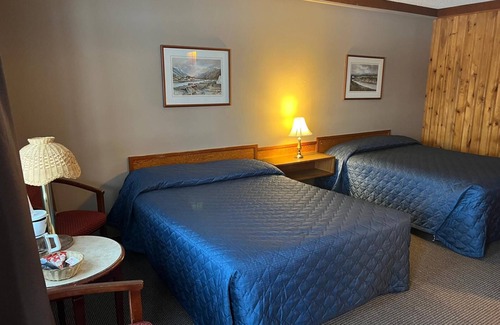 Haines Junction Hotel | Glacier View Inn