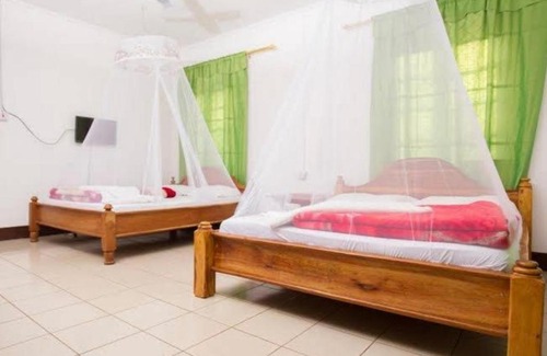 Moshi Cabin | Glacier View Lodge
