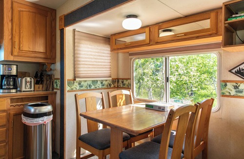 Babb House | Glacier Vista - 30’ Glamping Trailer near Glacier Park. Paradise in the forest.