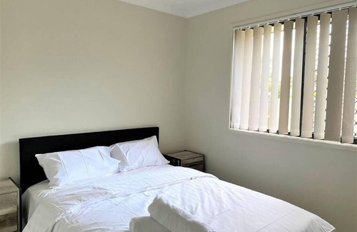 Kirkwood House | Gladstone Super Home Fully Fenced With Central Aircondioning