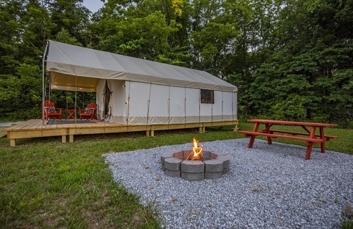 Cassville RV Rental | Glamp in Natures Charm at Roaring River Hills