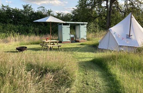 Westbrook Court Cabin | Glamping at The Homestead - Ensuite bell tent