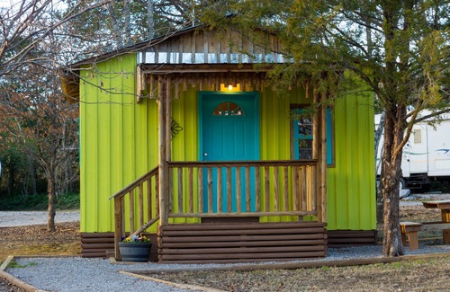 Kedron Cabin | Glamping Cabin 2 - near Spring Hill & Franklin