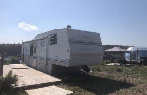 Ghost Lake RV Rental | Glamping domes 4 with lake views