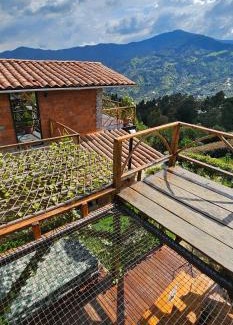 Medellin Ski Chalet | Glamping en Medellín - Kinsho Glamping - Cabaña con Jacuzzi privado